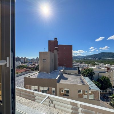 Cobertura com 107m², 3 quartos, 2 suítes, 2 garagens, no bairro Trindade em Florianópolis