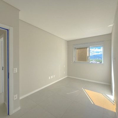 Cobertura com 107m², 3 quartos, 2 suítes, 2 garagens, no bairro Trindade em Florianópolis