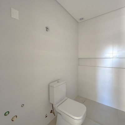 Cobertura com 107m², 3 quartos, 2 suítes, 2 garagens, no bairro Trindade em Florianópolis