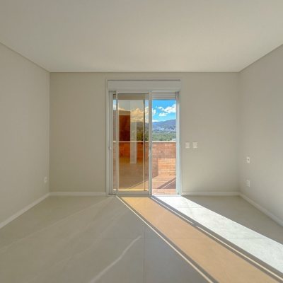 Cobertura com 107m², 3 quartos, 2 suítes, 2 garagens, no bairro Trindade em Florianópolis