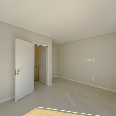 Cobertura com 107m², 3 quartos, 2 suítes, 2 garagens, no bairro Trindade em Florianópolis