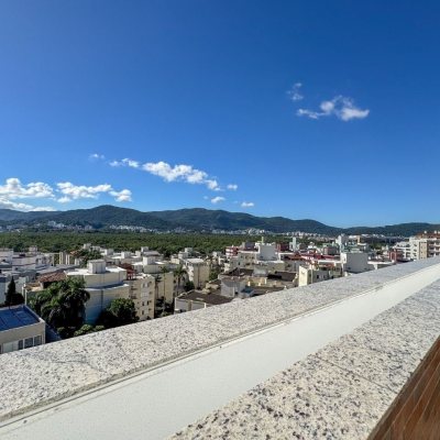 Cobertura com 107m², 3 quartos, 2 suítes, 2 garagens, no bairro Trindade em Florianópolis