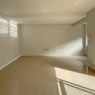 Apartamentos com 75m², 2 quartos, 1 suíte, 1 garagem, no bairro Itacorubi em Florianópolis