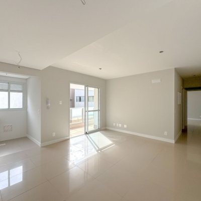 Apartamentos com 75m², 2 quartos, 1 suíte, 1 garagem, no bairro Itacorubi em Florianópolis