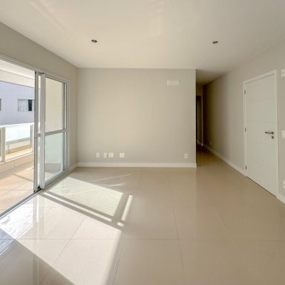 Apartamentos com 75m², 2 quartos, 1 suíte, 1 garagem, no bairro Itacorubi em Florianópolis
