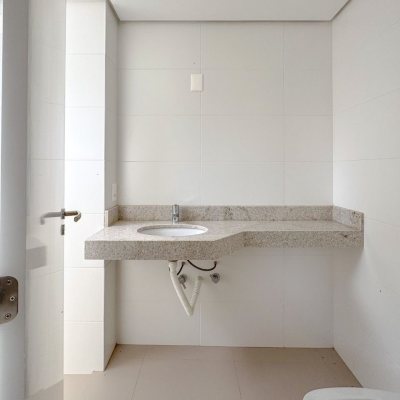 Apartamentos com 76m², 2 quartos, 2 suítes, 1 garagem, no bairro Itacorubi em Florianópolis