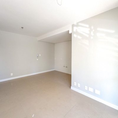 Apartamentos com 76m², 2 quartos, 2 suítes, 1 garagem, no bairro Itacorubi em Florianópolis