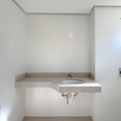 Apartamentos com 76m², 2 quartos, 2 suítes, 1 garagem, no bairro Itacorubi em Florianópolis