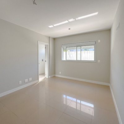 Apartamentos com 76m², 2 quartos, 2 suítes, 1 garagem, no bairro Itacorubi em Florianópolis