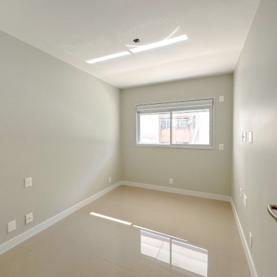 Apartamentos com 76m², 2 quartos, 1 suíte, 1 garagem, no bairro Itacorubi em Florianópolis