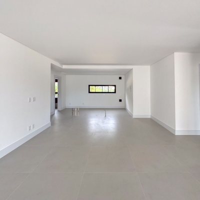 Apartamentos com 166m², 3 quartos, 3 suítes, 3 garagens, no bairro João Paulo em Florianópolis
