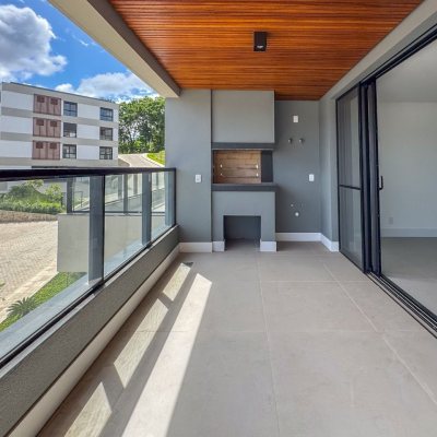 Apartamentos com 166m², 3 quartos, 3 suítes, 3 garagens, no bairro João Paulo em Florianópolis