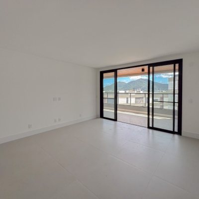Apartamentos com 166m², 3 quartos, 3 suítes, 3 garagens, no bairro João Paulo em Florianópolis