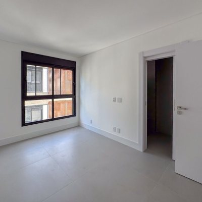 Apartamentos com 166m², 3 quartos, 3 suítes, 3 garagens, no bairro João Paulo em Florianópolis