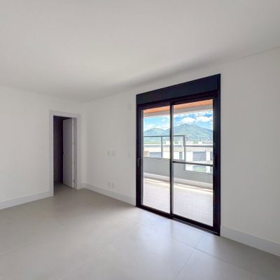 Apartamentos com 166m², 3 quartos, 3 suítes, 3 garagens, no bairro João Paulo em Florianópolis