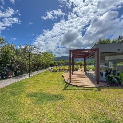 Apartamentos com 166m², 3 quartos, 3 suítes, 3 garagens, no bairro João Paulo em Florianópolis