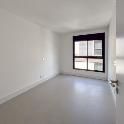Apartamentos com 166m², 3 quartos, 3 suítes, 3 garagens, no bairro João Paulo em Florianópolis