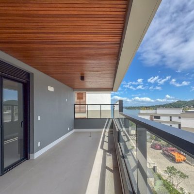 Apartamentos com 166m², 3 quartos, 3 suítes, 3 garagens, no bairro João Paulo em Florianópolis