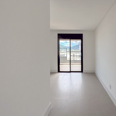 Apartamentos com 166m², 3 quartos, 3 suítes, 3 garagens, no bairro João Paulo em Florianópolis