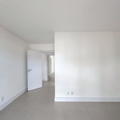 Apartamentos com 166m², 3 quartos, 3 suítes, 3 garagens, no bairro João Paulo em Florianópolis