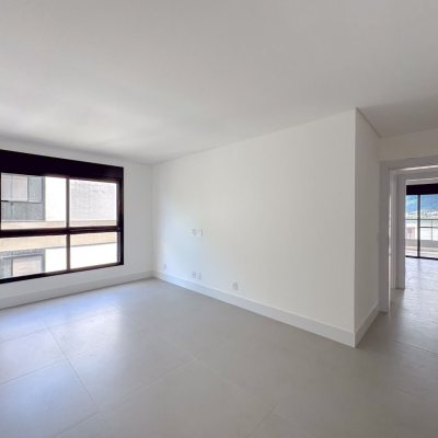 Apartamentos com 166m², 3 quartos, 3 suítes, 3 garagens, no bairro João Paulo em Florianópolis