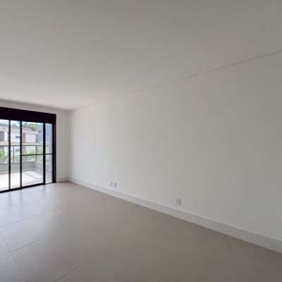 Apartamentos com 163m², 3 quartos, 3 suítes, 2 garagens, no bairro João Paulo em Florianópolis