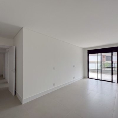 Apartamentos com 163m², 3 quartos, 3 suítes, 2 garagens, no bairro João Paulo em Florianópolis