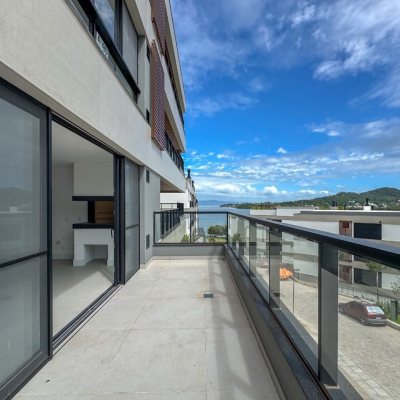 Apartamentos com 163m², 3 quartos, 3 suítes, 2 garagens, no bairro João Paulo em Florianópolis