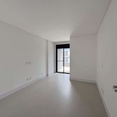 Apartamentos com 163m², 3 quartos, 3 suítes, 2 garagens, no bairro João Paulo em Florianópolis