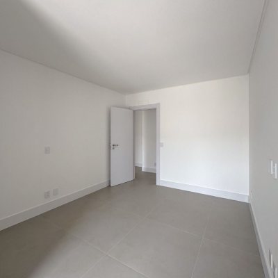 Apartamentos com 163m², 3 quartos, 3 suítes, 2 garagens, no bairro João Paulo em Florianópolis
