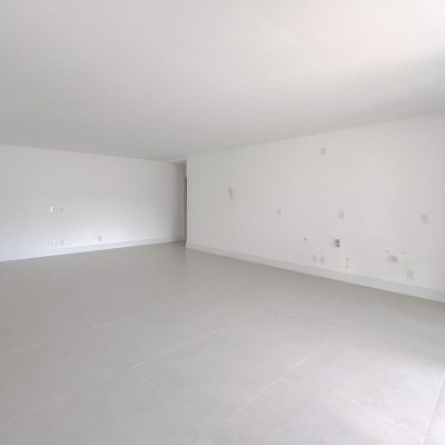Apartamentos com 134m², 3 quartos, 3 suítes, 2 garagens, no bairro João Paulo em Florianópolis