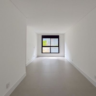 Apartamentos com 134m², 3 quartos, 3 suítes, 2 garagens, no bairro João Paulo em Florianópolis