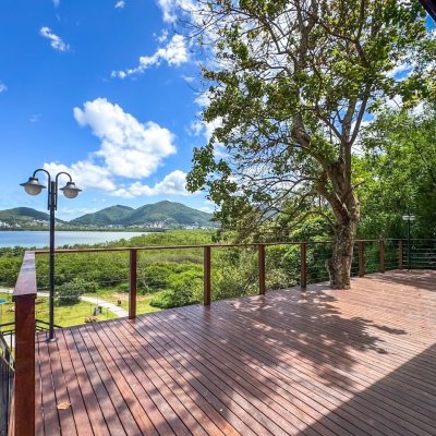 Apartamentos com 162m², 3 quartos, 3 suítes, 3 garagens, no bairro João Paulo em Florianópolis