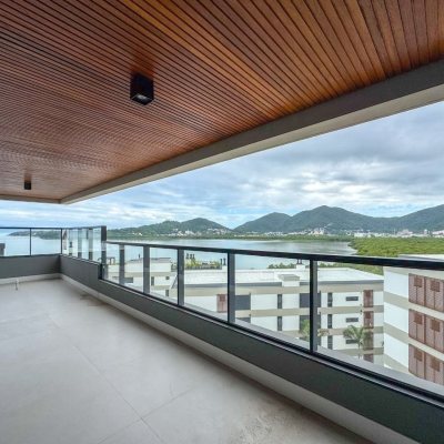 Apartamentos com 162m², 3 quartos, 3 suítes, 3 garagens, no bairro João Paulo em Florianópolis