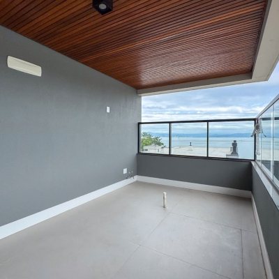 Apartamentos com 162m², 3 quartos, 3 suítes, 3 garagens, no bairro João Paulo em Florianópolis