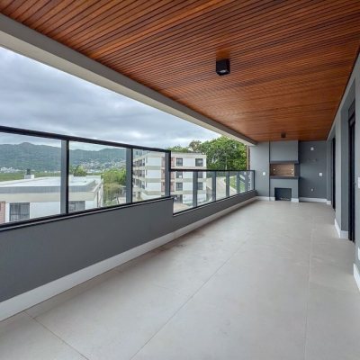 Apartamentos com 162m², 3 quartos, 3 suítes, 3 garagens, no bairro João Paulo em Florianópolis