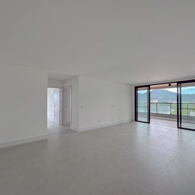 Apartamentos com 162m², 3 quartos, 3 suítes, 3 garagens, no bairro João Paulo em Florianópolis