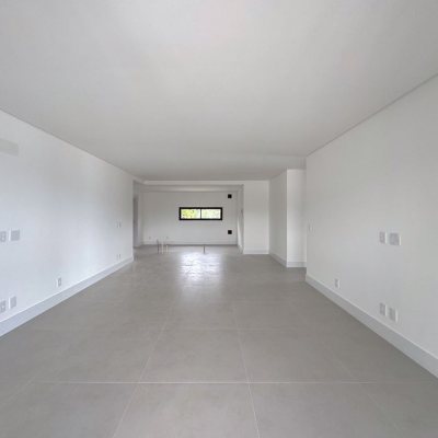 Apartamentos com 162m², 3 quartos, 3 suítes, 3 garagens, no bairro João Paulo em Florianópolis