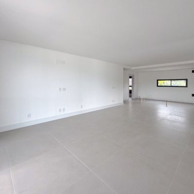 Apartamentos com 162m², 3 quartos, 3 suítes, 3 garagens, no bairro João Paulo em Florianópolis