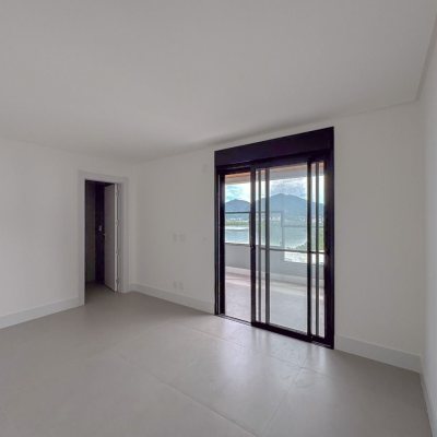 Apartamentos com 162m², 3 quartos, 3 suítes, 3 garagens, no bairro João Paulo em Florianópolis