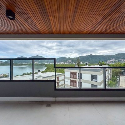 Apartamentos com 162m², 3 quartos, 3 suítes, 3 garagens, no bairro João Paulo em Florianópolis