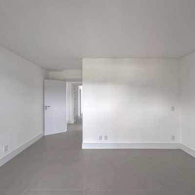 Apartamentos com 162m², 3 quartos, 3 suítes, 3 garagens, no bairro João Paulo em Florianópolis