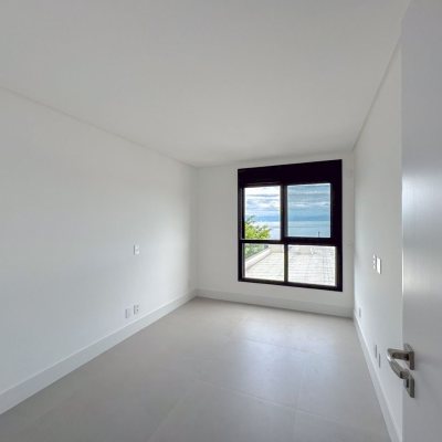 Apartamentos com 162m², 3 quartos, 3 suítes, 3 garagens, no bairro João Paulo em Florianópolis