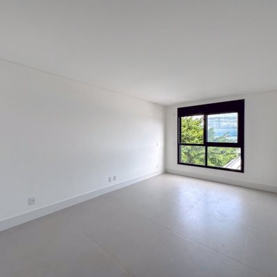 Apartamentos com 162m², 3 quartos, 3 suítes, 3 garagens, no bairro João Paulo em Florianópolis