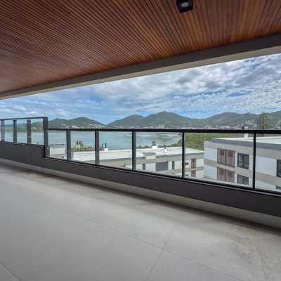 Apartamentos com 162m², 3 quartos, 3 suítes, 3 garagens, no bairro João Paulo em Florianópolis
