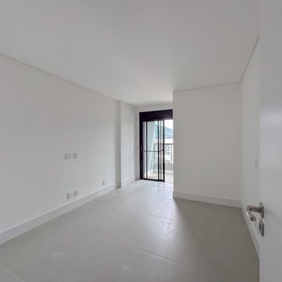 Apartamentos com 130m², 3 quartos, 3 suítes, 2 garagens, no bairro João Paulo em Florianópolis