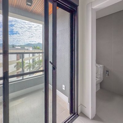 Apartamentos com 130m², 3 quartos, 3 suítes, 2 garagens, no bairro João Paulo em Florianópolis