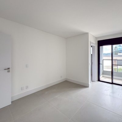 Apartamentos com 130m², 3 quartos, 3 suítes, 2 garagens, no bairro João Paulo em Florianópolis