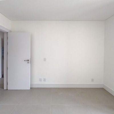 Apartamentos com 130m², 3 quartos, 3 suítes, 2 garagens, no bairro João Paulo em Florianópolis