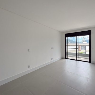 Apartamentos com 130m², 3 quartos, 3 suítes, 2 garagens, no bairro João Paulo em Florianópolis
